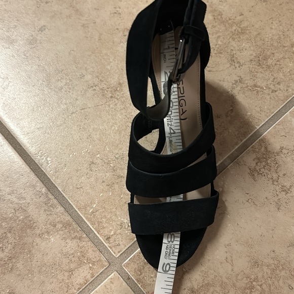 2/$20 Via Spiga block heel shoes - Picture 5 of 5